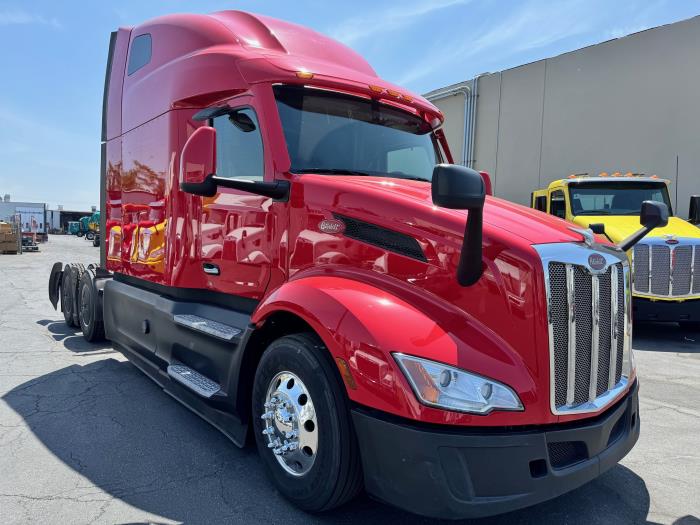 2023 Peterbilt 579-3