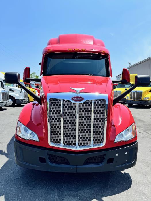 2023 Peterbilt 579-2