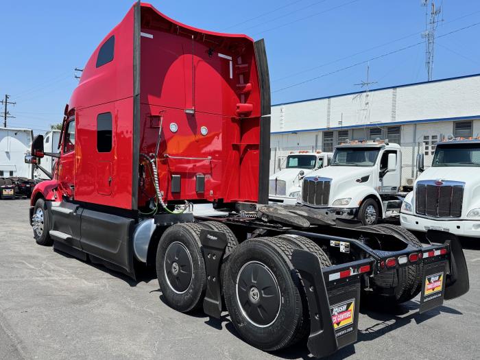 2023 Peterbilt 579-7