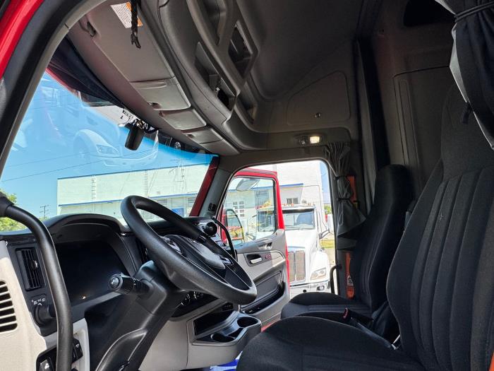 2023 Peterbilt 579-11