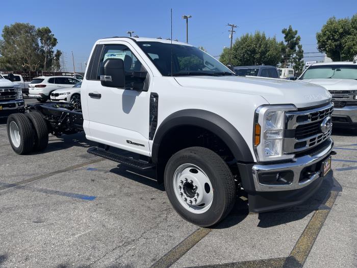 2025 Ford F-550-4
