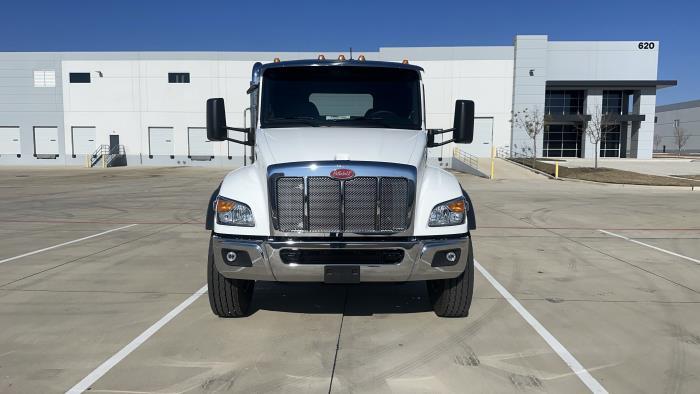 2025 Peterbilt 548-1