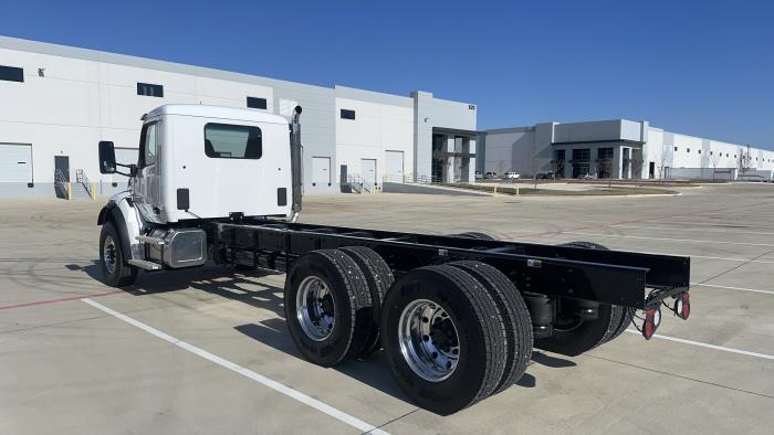 2025 Peterbilt 548-6