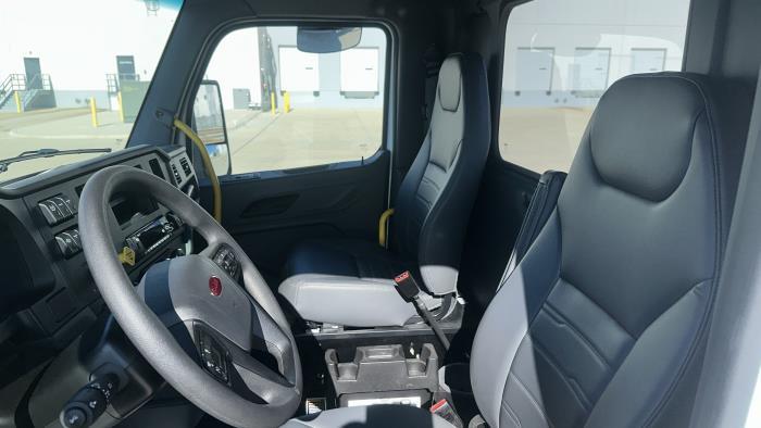 2025 Peterbilt 548-11