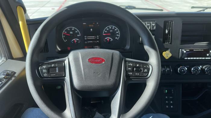 2025 Peterbilt 548-12