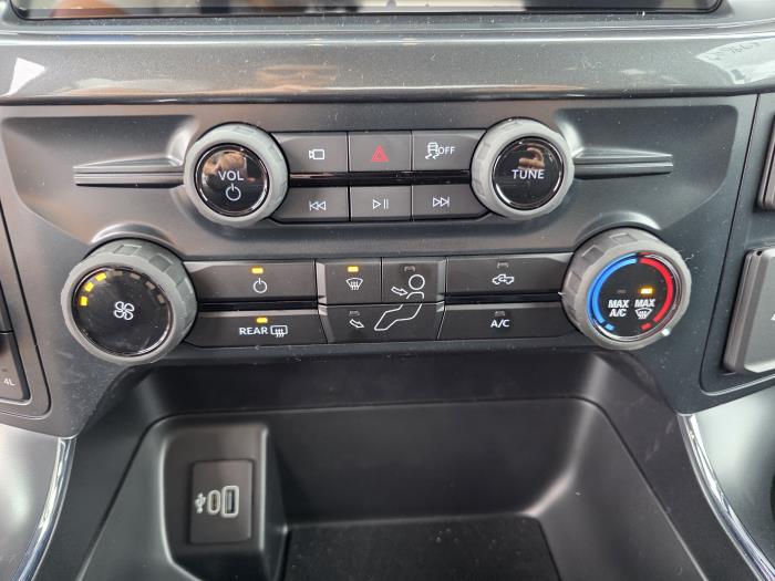 2025 Ford F-150-21