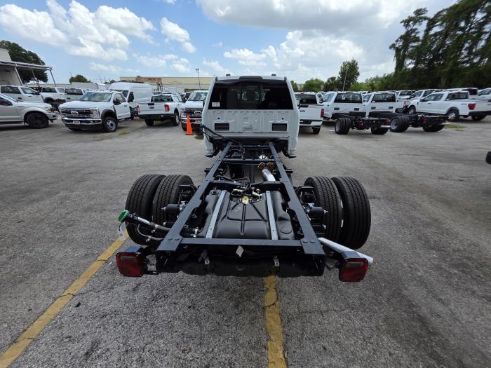 2025 Ford F-550-6