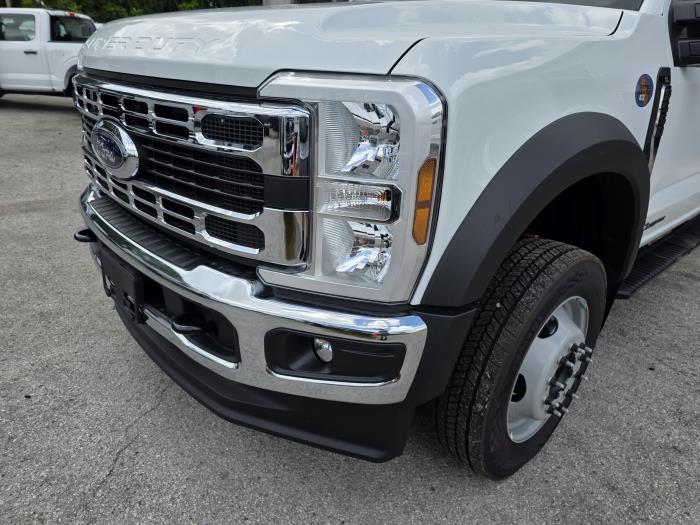 2025 Ford F-550-9