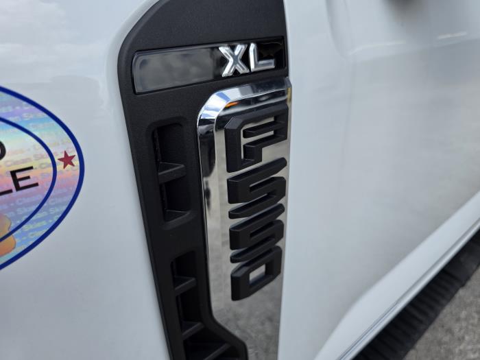 2025 Ford F-550-12