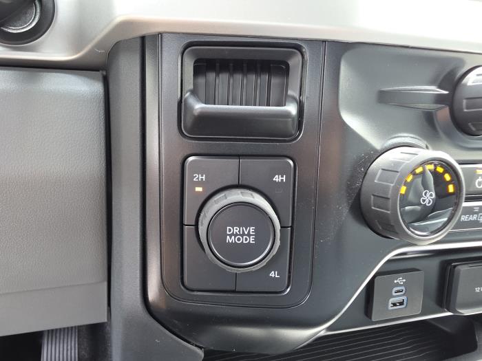 2025 Ford F-550-17