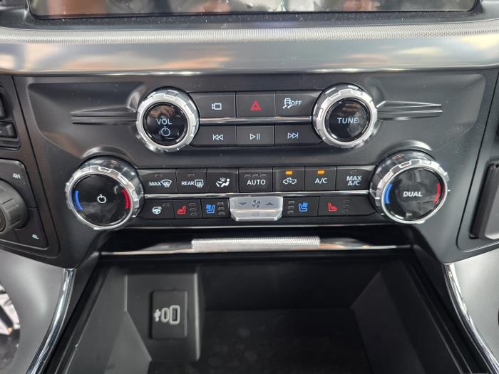 2025 Ford F-150-23