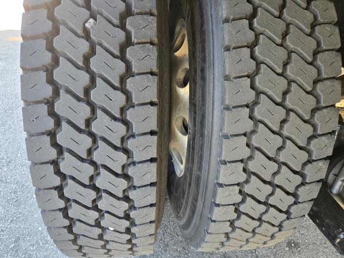 2019 Freightliner Business Class M2 106-4