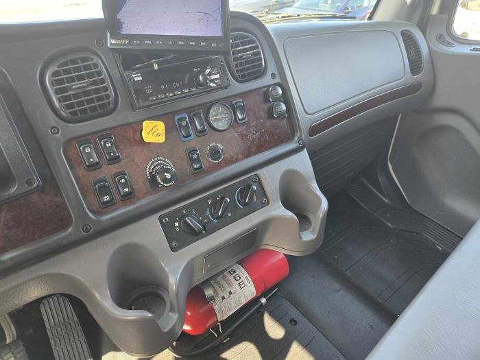 2019 Freightliner Business Class M2 106-10