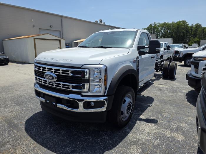 2025 Ford F-600-1