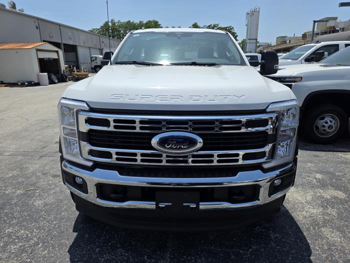 2025 Ford F-600-2