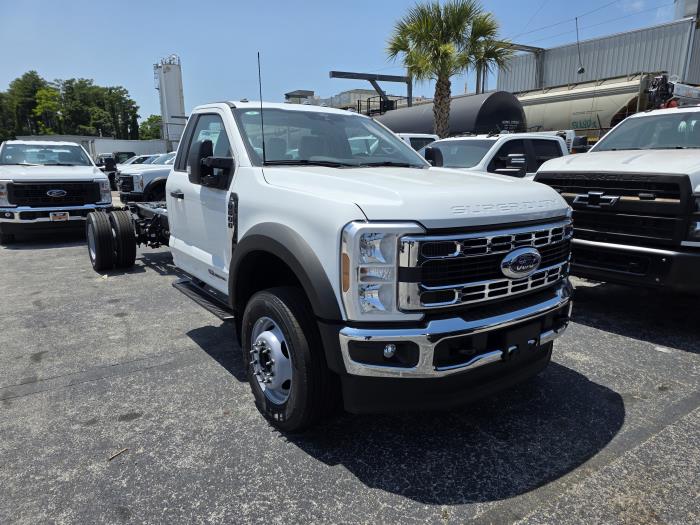2025 Ford F-600-3