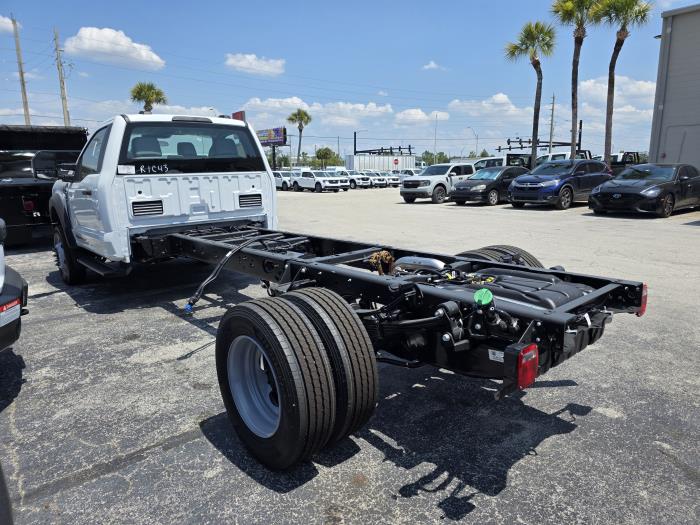 2025 Ford F-600-7