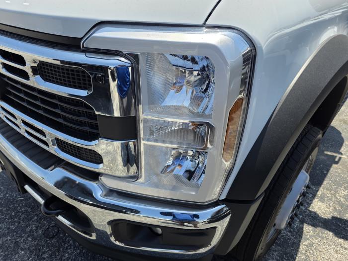 2025 Ford F-600-9