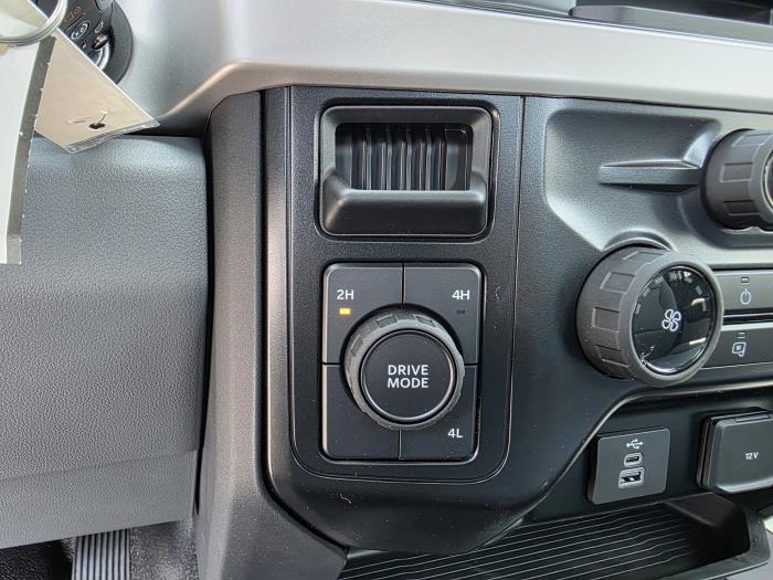 2025 Ford F-600-15
