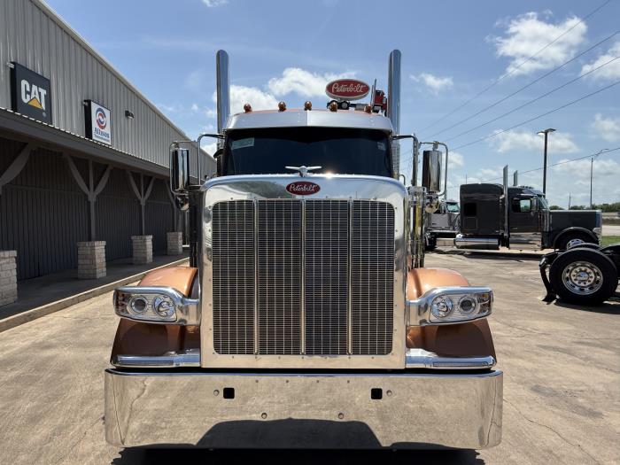 2026 Peterbilt 589-2