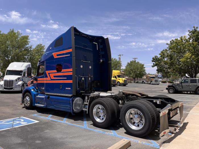 2021 Peterbilt 579-3