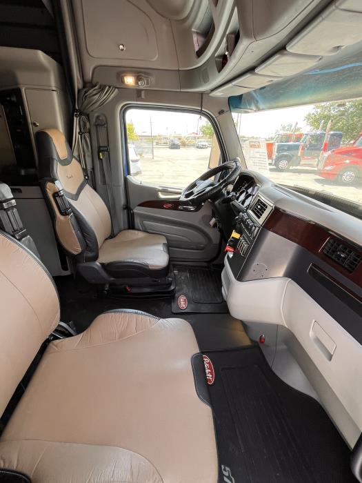 2021 Peterbilt 579-12