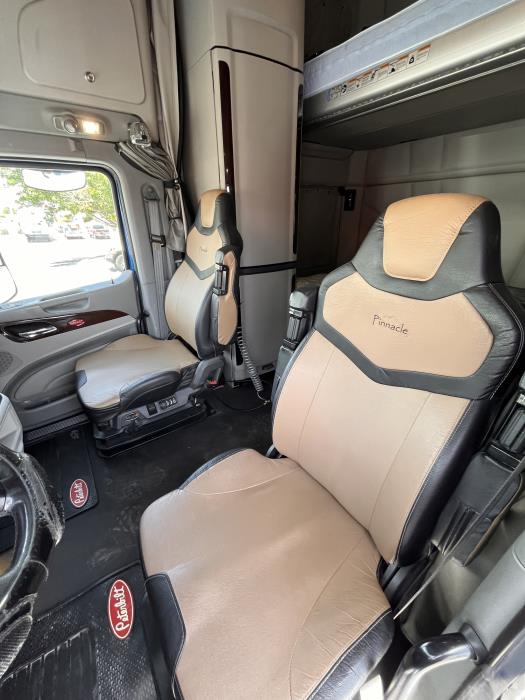 2021 Peterbilt 579-18