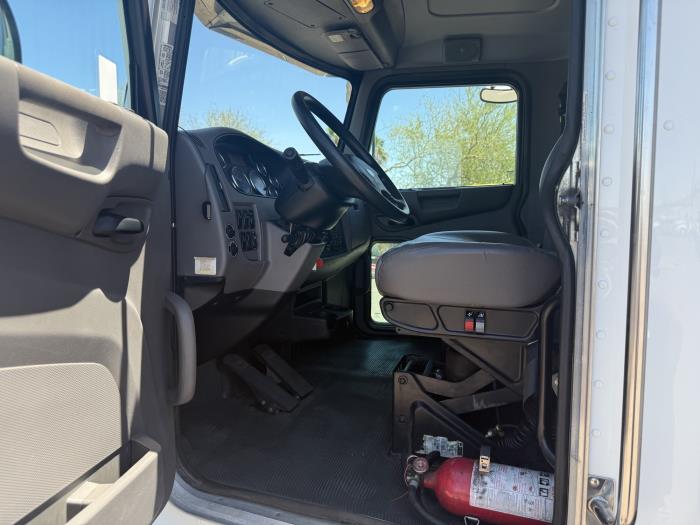 2020 Peterbilt 337-12