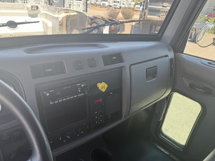 2020 Peterbilt 337-15