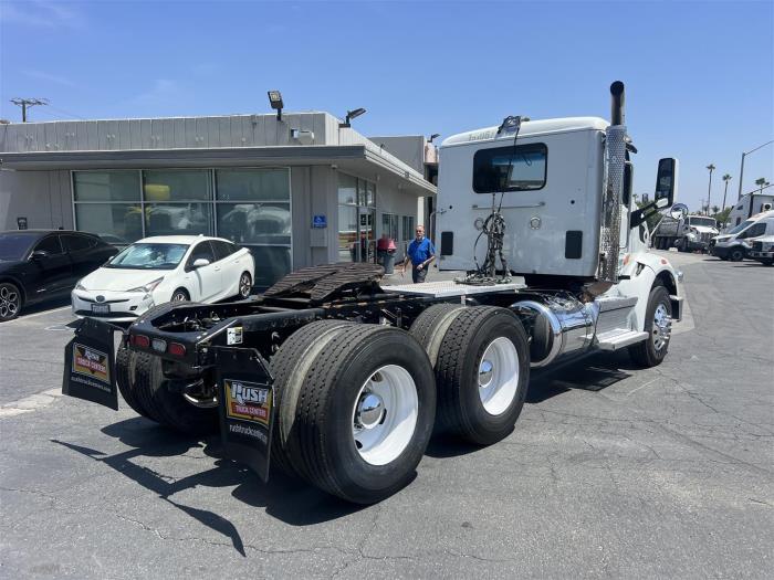 2020 Peterbilt 567-6