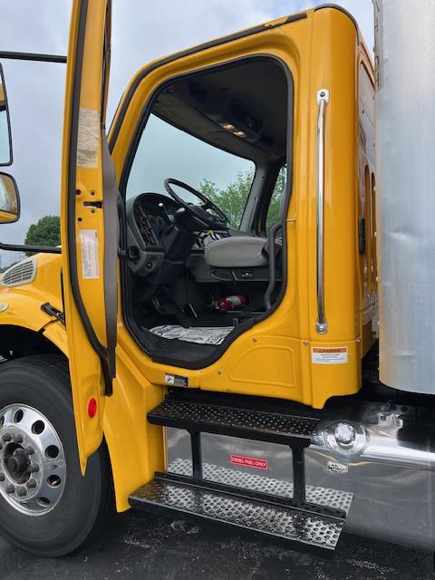 2019 Freightliner Business Class M2 106-4