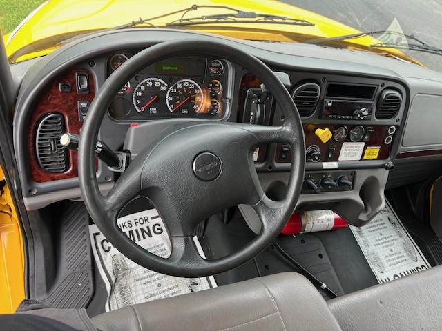 2019 Freightliner Business Class M2 106-6
