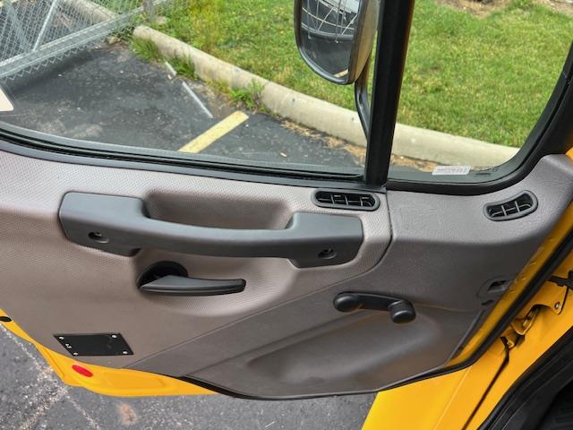 2019 Freightliner Business Class M2 106-5