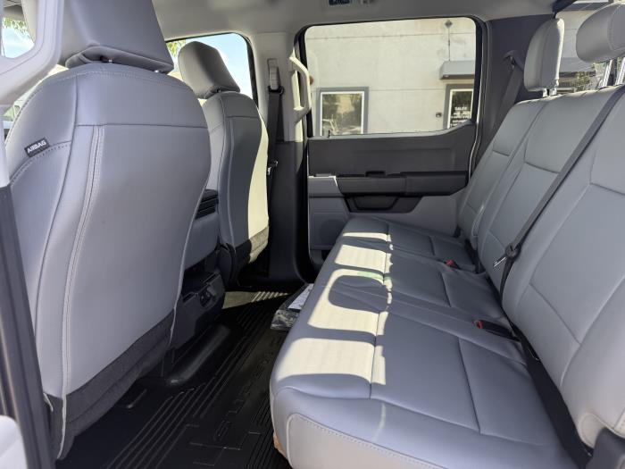 2025 Ford F-550-9
