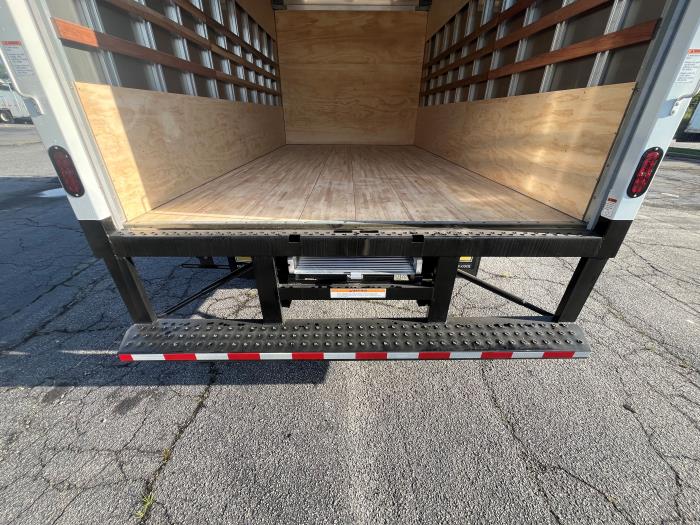 2024 Isuzu NPR-HD-6