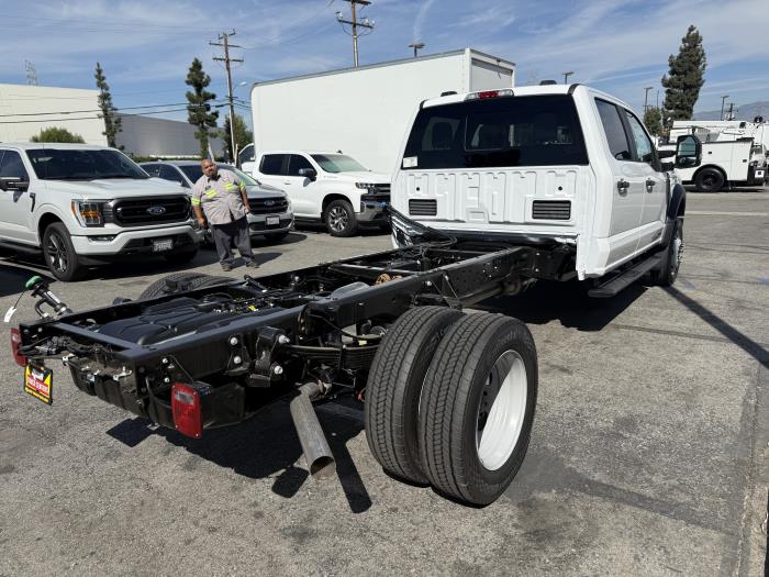 2025 Ford F-550-4