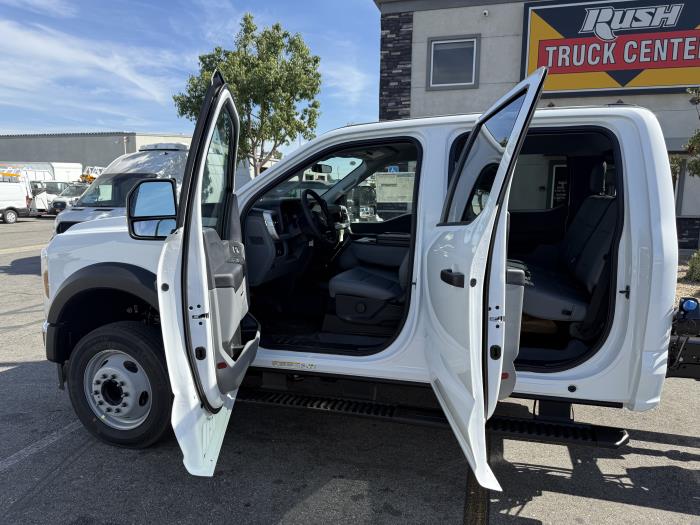 2025 Ford F-550-8