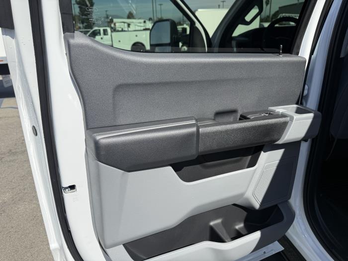 2025 Ford F-550-9