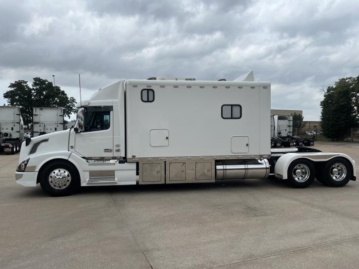 2016 Volvo VNL64T860-3