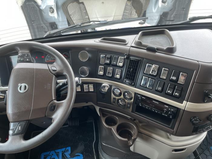 2016 Volvo VNL64T860-14