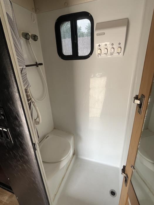 2016 Volvo VNL64T860-17