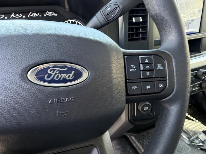 2025 Ford F-550-21
