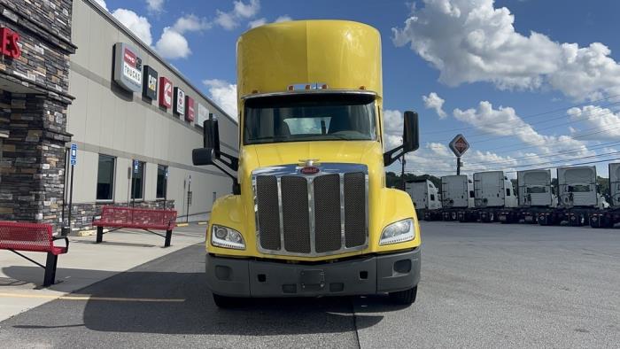 2021 Peterbilt 579-3