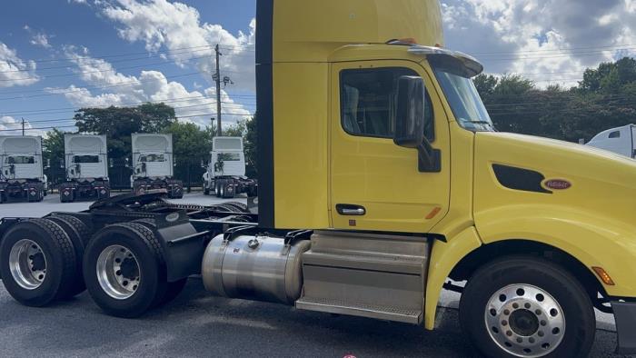 2021 Peterbilt 579-5