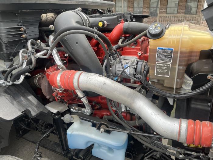 2021 International LT625-8