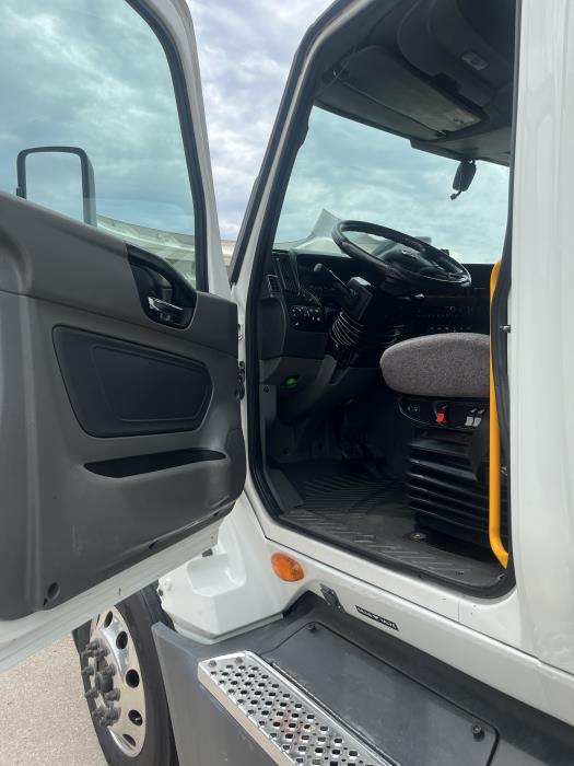 2021 International LT625-10
