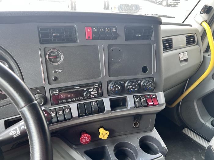 2021 Kenworth T680-11