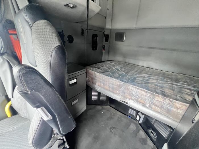 2021 Kenworth T680-13