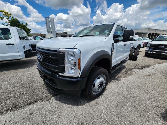 2025 Ford F-550-1