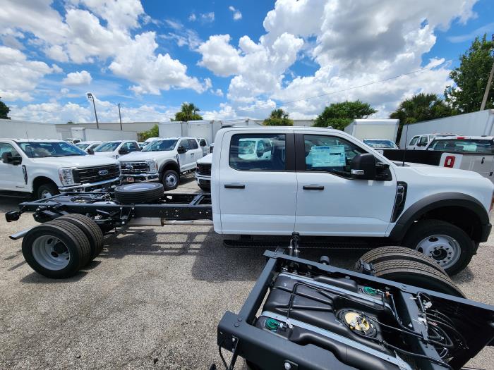 2025 Ford F-550-4